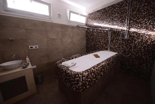 Koupelna v ubytování Sicilia Hotel Spa