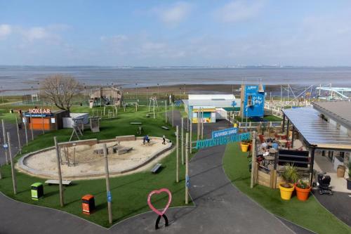 Herní místnost nebo prostor pro děti v ubytování Kerrys View at Haven Kent Coast