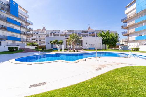 Milenial Immo BM Roses canal, terrace and pool