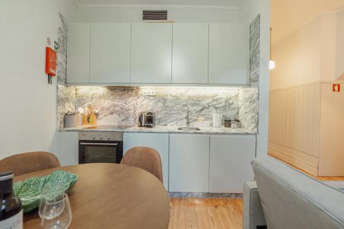 Cozy Flat with Terrace by Hosty