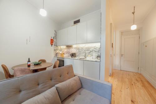 Cozy Flat with Terrace by Hosty