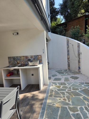 Patio nebo venkovní prostory v ubytování Logement neuf 4 pers tout confort calme mer à 200m