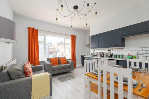 Кухня или мини-кухня в Stunning Apartment - Central Location - Discounts
