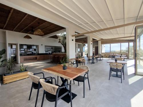 Restoran atau tempat lain untuk makan di Alexena Apartments