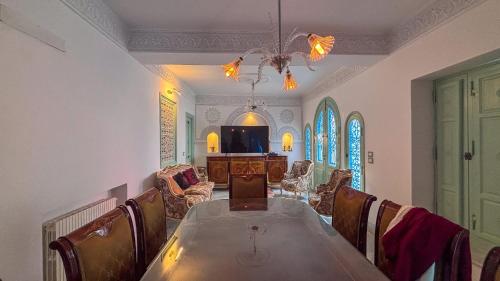 TV a/nebo společenská místnost v ubytování Dar El Nour Corniche Hammamet