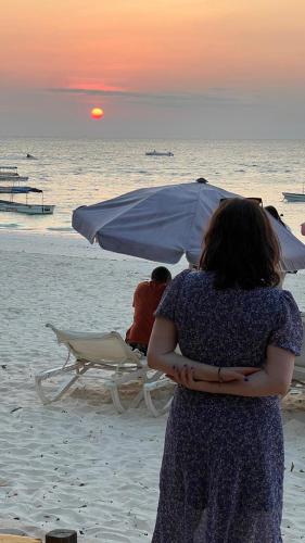 Tetamu yang menginap di Zanzi beach hotel