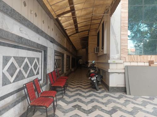 Gambar di galeri bagi Palette Hotel & Resort Barra Formerly SRS di Kānpur