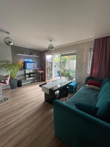 SECRET GARDEN APARTMENT z ogródkiem, bezpłatnym miejscem w garażu podziemnym