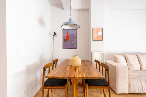 Acropolis Stylish Flat