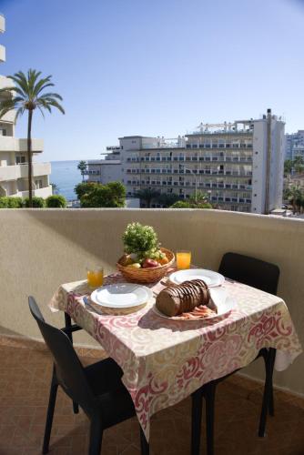 Benal Beach sunny apt with sea views