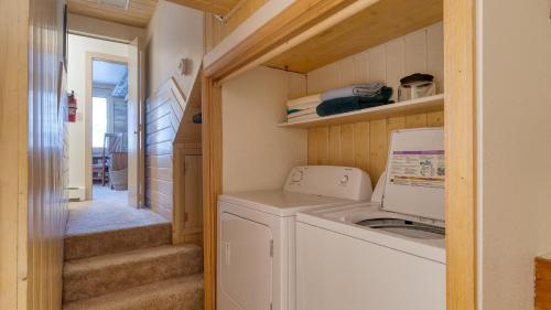 Φωτογραφία από το άλμπουμ του Vail Vista Mountain Retreat w Balcony Views Near Vail Ski Village σε Vail