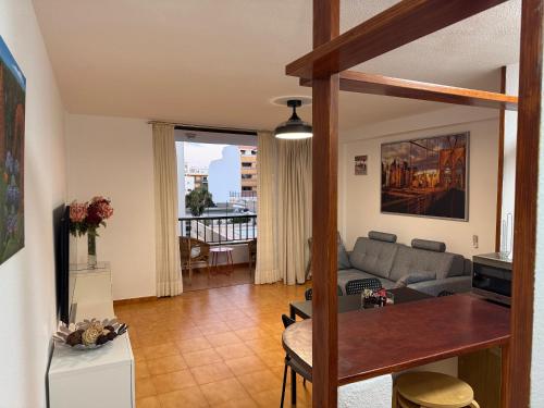 Los Cristianos, walking to Beach, High speed Wifi