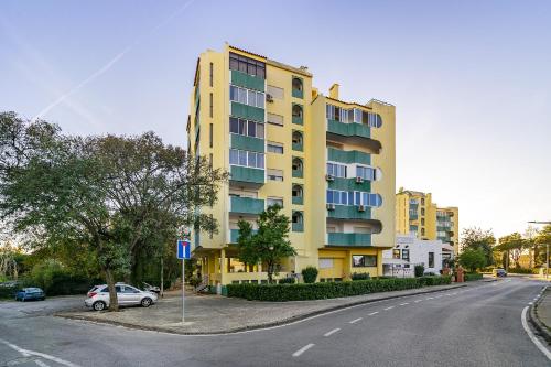 Amendoeiras Family Apartment
