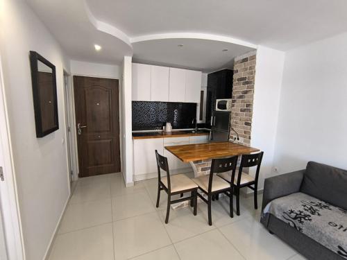 Gallery image of Apartment Torres de Yomely х in Playa de las Americas