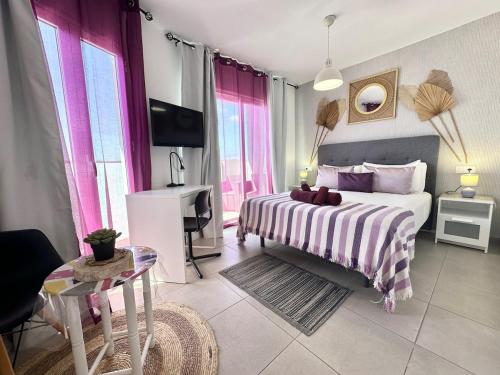 Candy Cotton - AC, Desk with natural light, Pool, Terrace and High speed internet
