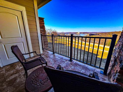 Gallery image of Fairway To Heaven At Four Season 2bed2bath Condo in Lake Ozark