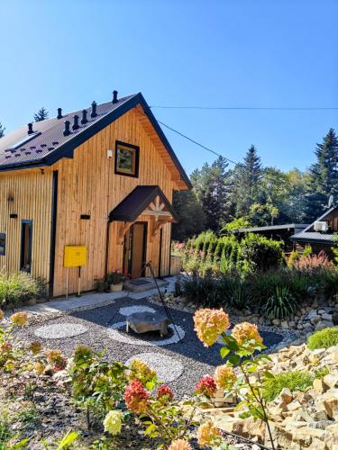 DOMEK NA GÓRACH z JACUZZI I SAUNĄ