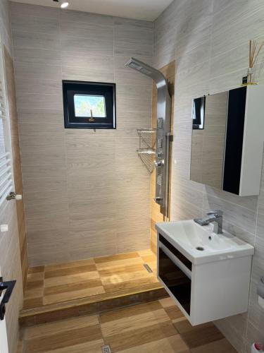 Un baño de Event Villa Saguramo