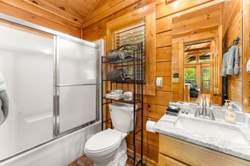 Briar Brook - Private Smoky Mountain Luxury Log Home with 2 Fireplaces, Hot Tub & Community Pool photo 10