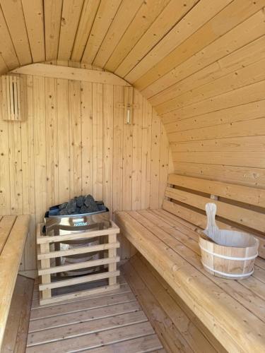 Luxury Villa Sleeps 15, Heated Pool, Jacuzzi, Sauna, & Gym