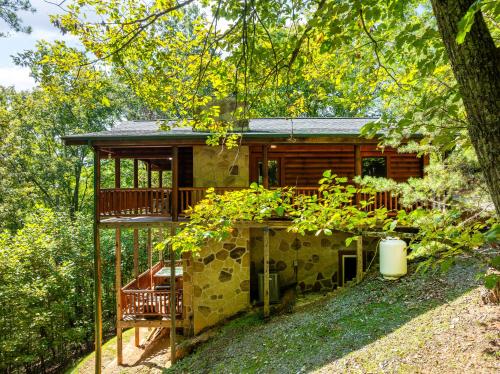Briar Brook - Private Smoky Mountain Luxury Log Home with 2 Fireplaces, Hot Tub & Community Pool photo 54