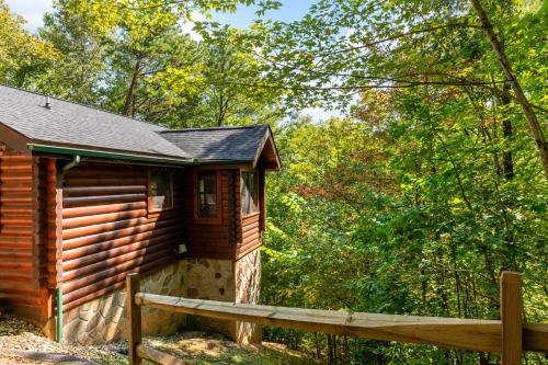 Briar Brook - Private Smoky Mountain Luxury Log Home with 2 Fireplaces, Hot Tub & Community Pool photo 60