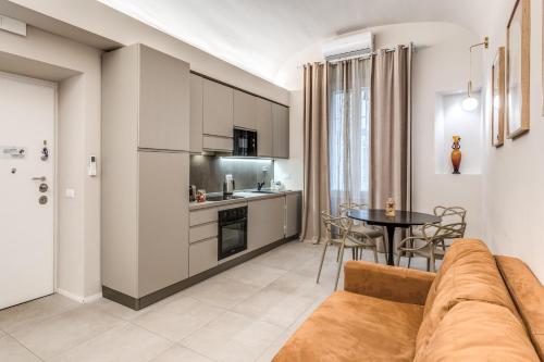 Conte Verde Suite Termini 2 bedroom 2 bathroom metro AB