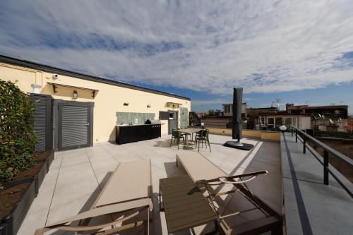 Exclusive Spaccanapoli Penthouse-Terrace with Lift By HouseinNaples photo 33