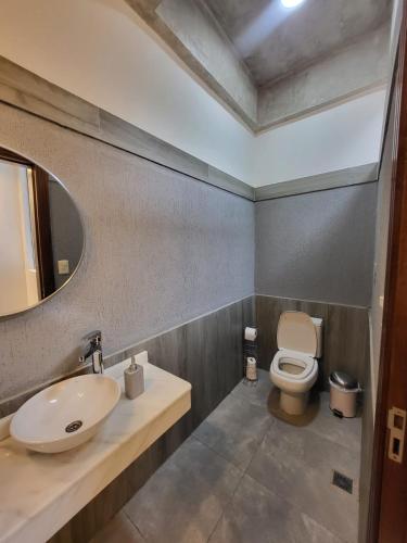 Un baño de Casa Vacacional, Anfiteatro San Bernardino