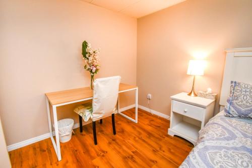 Gallery image of Spacious 2-BR Basement Suite Near Lake Simcoe & Beach Park in Innisfil