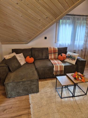 Un lugar para sentarse en Apartament z prywatna wanną hydromasaż - U Parów