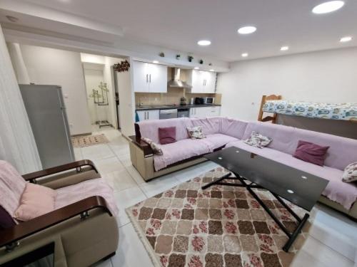 Η κουζίνα ή μικρή κουζίνα στο besac studio between city center and Minjoz Hospital