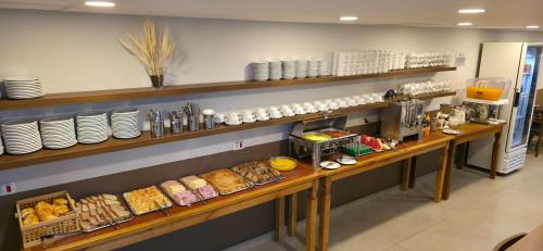 Makanan di atau berdekatan hotel
