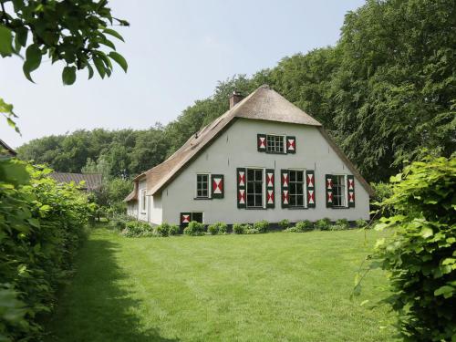 Foto Peaceful Farmhouse in Doorn near Forest 1