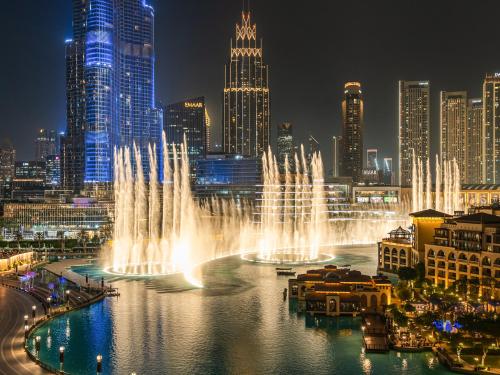 Panoramic Burj 5br Condo with Full Led & Fountain View