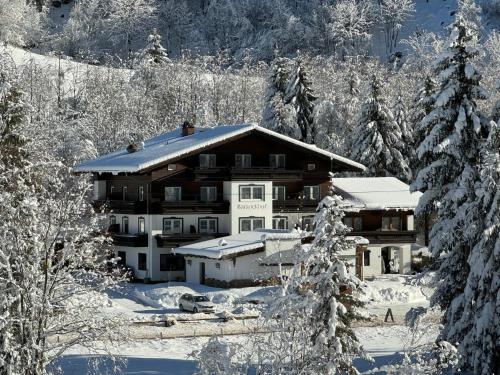 Pension Baranekhof - closest to the Kitzsteinhorn Ski Resort