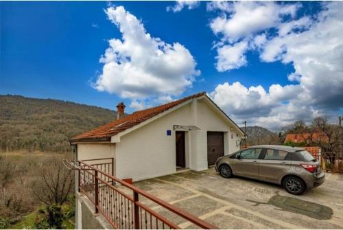 Apartments with parking space Rijeka - 24933