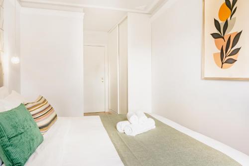 Charming Apartment in Alfama - Beside the Santa Luzia Viewpoint