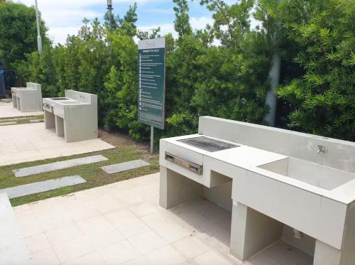 Rae Condo at Marina Spatial Seaview and Mountain Viewにある庭