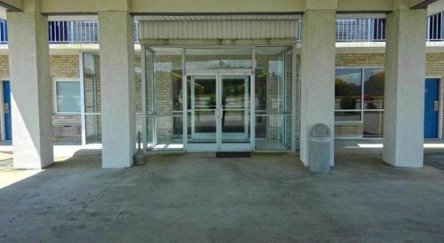Η πρόσοψη ή η είσοδος του Americas Best Value Inn Kinston