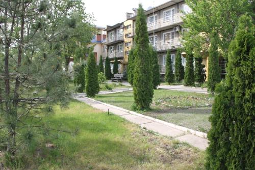 Сад в Zolotie Peski