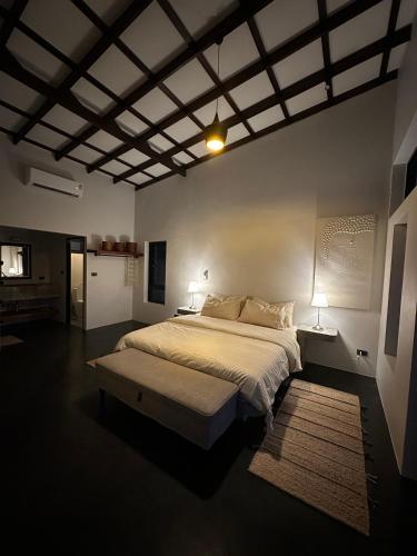 Katil atau katil-katil dalam bilik di Baan Jungle Pool Villa - Exquisite Pool Villa