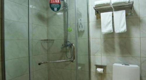 Koupelna v ubytování GreenTree Inn Hefei Huaxia International Chabocheng Branch