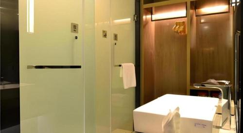 Un baño de Echarm Hotel Jinan Railway Station Daming Lake