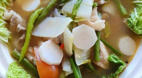 Makanan di atau berdekatan hotel