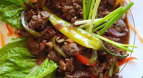 Makanan di atau berdekatan hotel