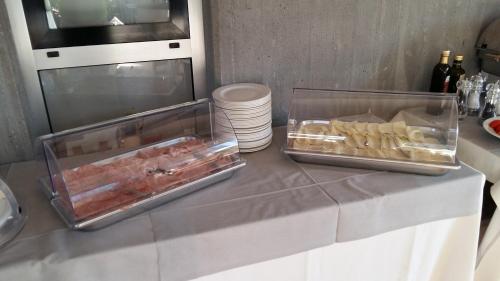 ホテルの敷地内または近くでの食事または食べ物