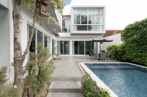 Bazén v ubytování Private Pool Villa 6 Bedroom - La Vista Pool Villa nebo v jeho okolí