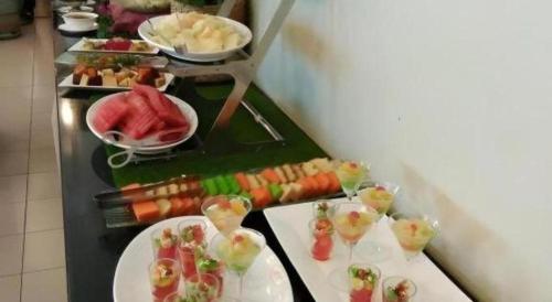 Makanan di atau berdekatan hotel