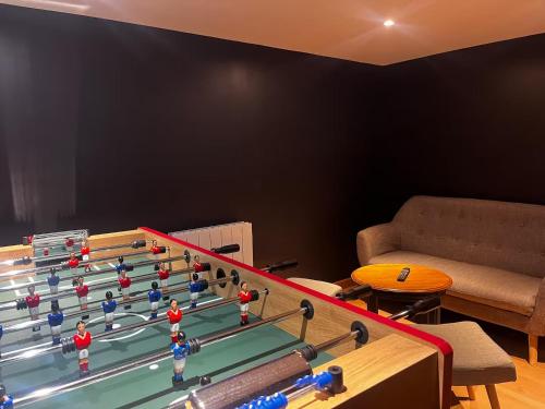 Η αίθουσα παιχνιδιών του Airelles Spa - Jacuzzi - Sauna - Gîte de charme